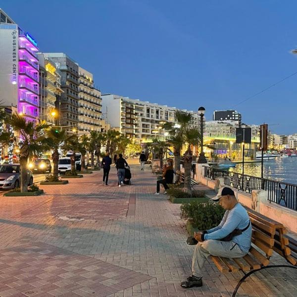 Seaside Apartment In Gzira المظهر الخارجي الصورة
